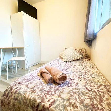 Valencia Guest Rooms Near The Beach In Shared Apartment Valência Exterior foto